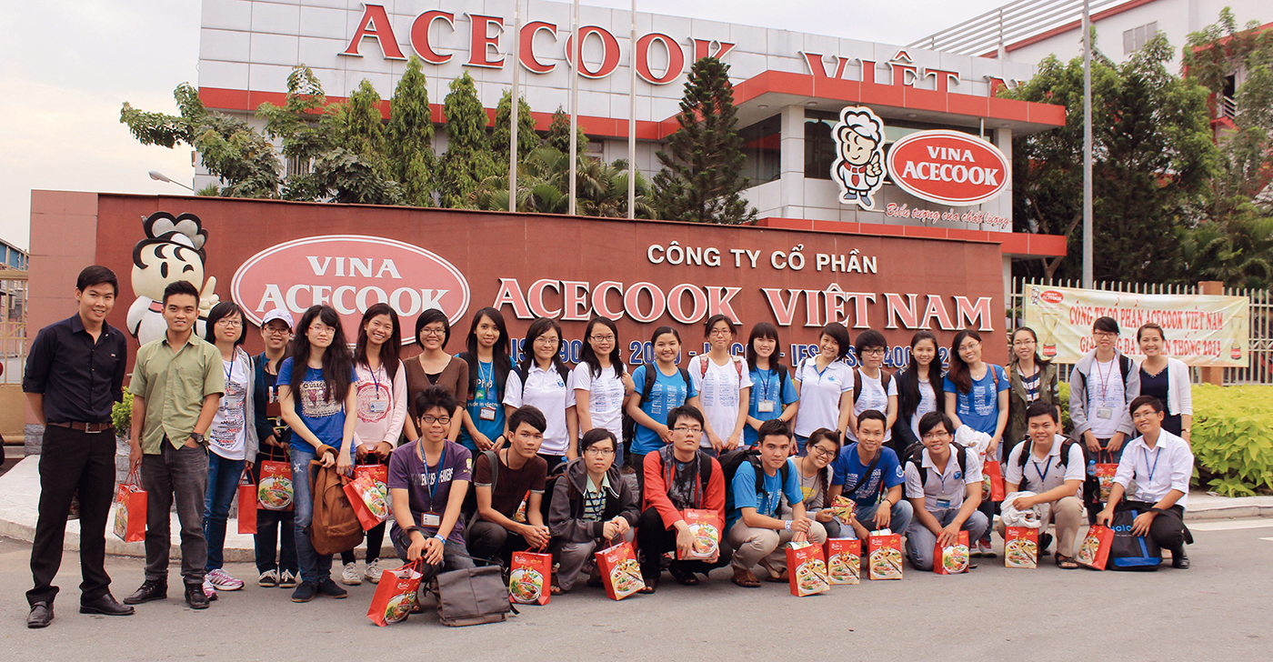Sinh viên trường ĐH Quốc Tế, ĐHQG TPHCM tham quan nhà máy sản xuất mì ăn liền Acecook Việt Nam